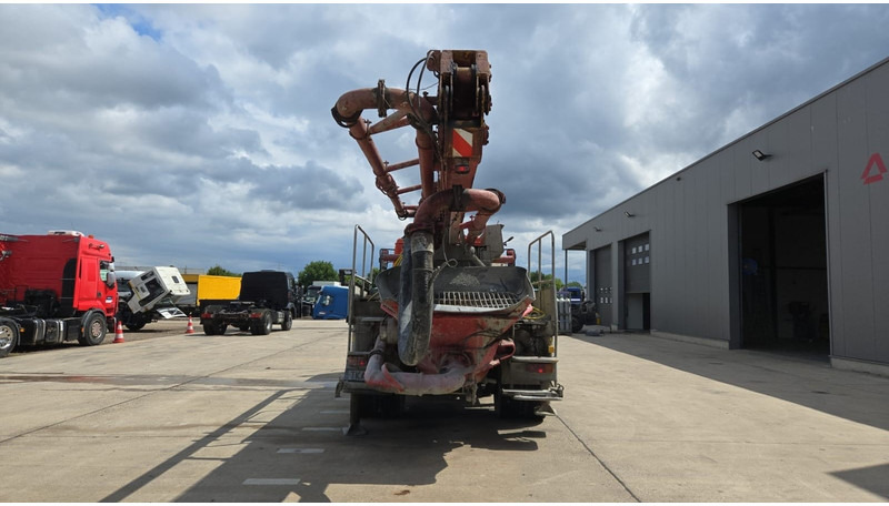 Betono siurblys Mercedes-Benz SK 1824 (V6 / LAMES / GRAND PONT / PUTZMEISTER 24M/  JOYSTICK / RADIO): foto 16