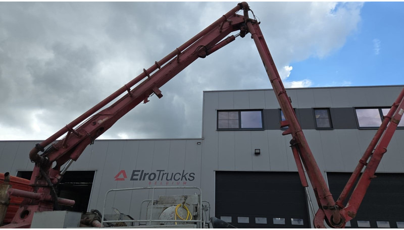 Betono siurblys Mercedes-Benz SK 1824 (V6 / LAMES / GRAND PONT / PUTZMEISTER 24M/  JOYSTICK / RADIO): foto 6