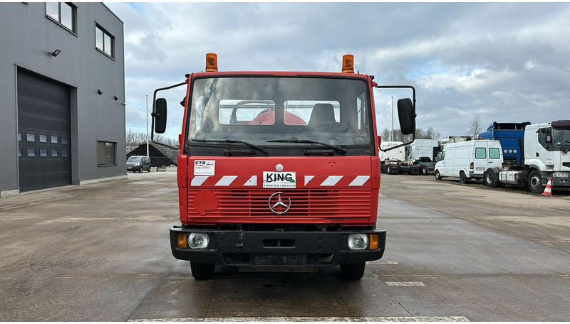 Mercedes-Benz SK 814 (VIDANGEUR / VACUUM / AUXILAIRY / SPER / STEEL SUSP. / LAMES) - Asenizatorius: foto 2 Mercedes-Benz SK 814 (VIDANGEUR / VACUUM / AUXILAIRY / SPER / STEEL SUSP. / LAMES) - Asenizatorius: foto 2