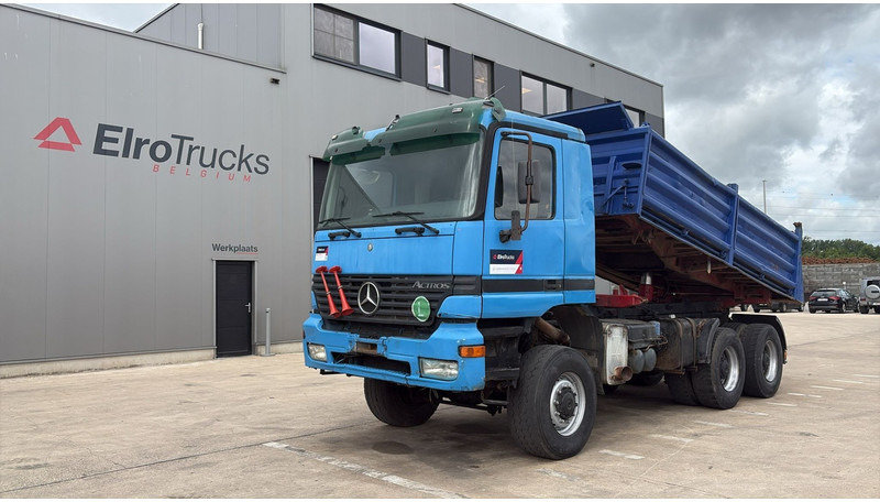 Mercedes-Benz actros 3340 (6X6 / BOITE MANUELLE /MANUAL GEARBOX / 3 PONTS / V6 / MP1) - Savivartis sunkvežimis: foto 1 Mercedes-Benz actros 3340 (6X6 / BOITE MANUELLE /MANUAL GEARBOX / 3 PONTS / V6 / MP1) - Savivartis sunkvežimis: foto 1