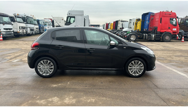 Peugeot 208 (BELGIAN CAR / AIRCO / 5 DOORS / PETROL) - Hečbekas: foto 4 Peugeot 208 (BELGIAN CAR / AIRCO / 5 DOORS / PETROL) - Hečbekas: foto 4