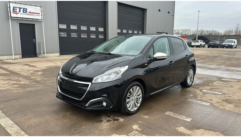 Peugeot 208 (BELGIAN CAR / AIRCO / 5 DOORS / PETROL) - Lengvasis automobilis: foto 1 Peugeot 208 (BELGIAN CAR / AIRCO / 5 DOORS / PETROL) - Lengvasis automobilis: foto 1