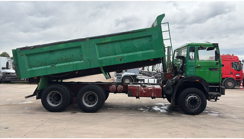 Renault G 300 MAXTER (GRAND PONT / POMPE MANUELLE / 6X4) - Savivartis sunkvežimis: foto 4 Renault G 300 MAXTER (GRAND PONT / POMPE MANUELLE / 6X4) - Savivartis sunkvežimis: foto 4
