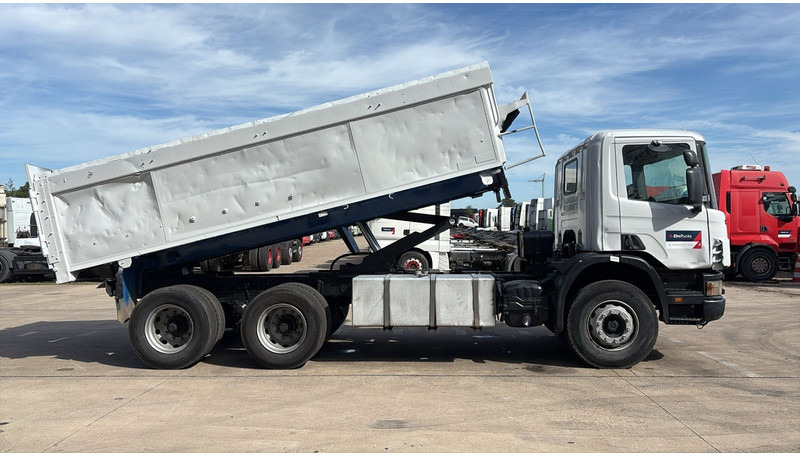 Scania 94 - 260 (BOITE MANUELLE / LAMES / STEEL SUSP. / 6X4 / MANUAL GEARBOX) - Savivartis sunkvežimis: foto 3 Scania 94 - 260 (BOITE MANUELLE / LAMES / STEEL SUSP. / 6X4 / MANUAL GEARBOX) - Savivartis sunkvežimis: foto 3