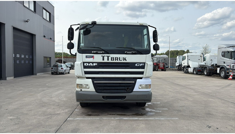 DAF 85 CF 410 (LOW CABIN / PETIT CABINE / TRES PROPRE / CLEAN CONDITION) - Vilkikas: foto 2 DAF 85 CF 410 (LOW CABIN / PETIT CABINE / TRES PROPRE / CLEAN CONDITION) - Vilkikas: foto 2