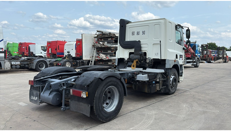 DAF 85 CF 410 (LOW CABIN / PETIT CABINE / TRES PROPRE / CLEAN CONDITION) - Vilkikas: foto 5 DAF 85 CF 410 (LOW CABIN / PETIT CABINE / TRES PROPRE / CLEAN CONDITION) - Vilkikas: foto 5