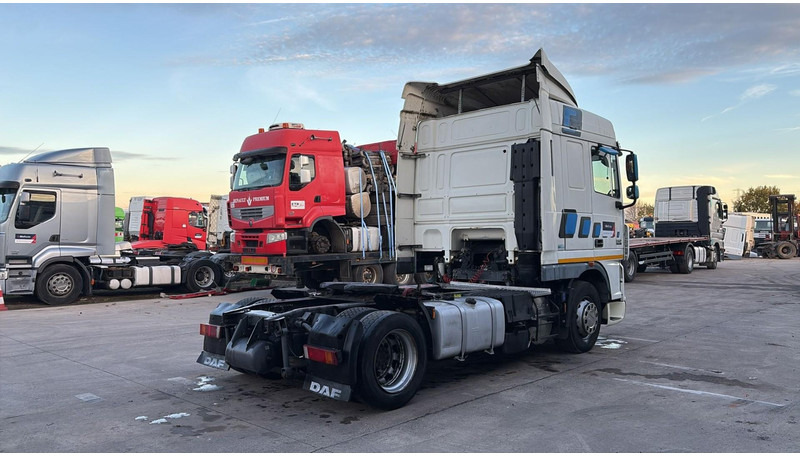 DAF XF 105.460 (BOITE MANUELLE / MANUAL GEARBOX) - Vilkikas: foto 4 DAF XF 105.460 (BOITE MANUELLE / MANUAL GEARBOX) - Vilkikas: foto 4