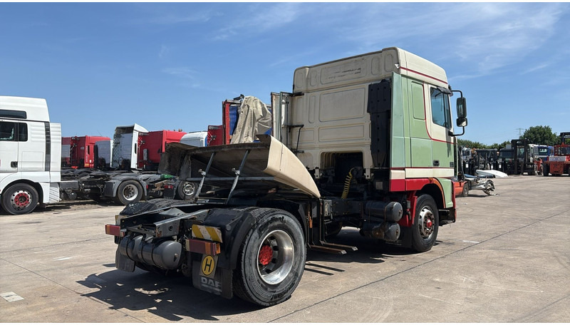 DAF XF 95.430 (EURO 3 / BOITE MANUELLE / MANUAL GEARBOX) - Vilkikas: foto 5 DAF XF 95.430 (EURO 3 / BOITE MANUELLE / MANUAL GEARBOX) - Vilkikas: foto 5