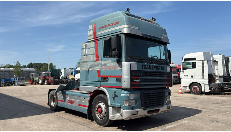 DAF XF 95.430 (EURO 3 / MANUAL GEARBOX / BOITE MANUELLE) - Vilkikas: foto 3 DAF XF 95.430 (EURO 3 / MANUAL GEARBOX / BOITE MANUELLE) - Vilkikas: foto 3