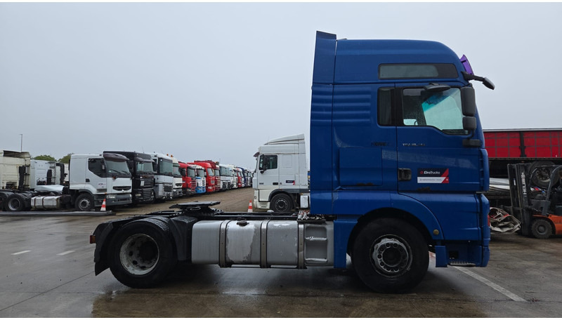 MAN TGA 18.410 (864.000 KM / MANUAL PUMP / MANUAL GEARBOX / RETARDER / POMPE MANUELLE) - Vilkikas: foto 4 MAN TGA 18.410 (864.000 KM / MANUAL PUMP / MANUAL GEARBOX / RETARDER / POMPE MANUELLE) - Vilkikas: foto 4