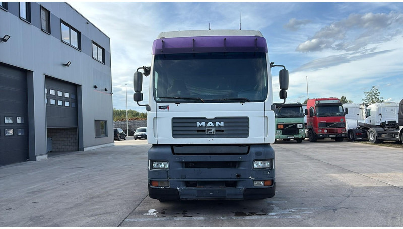 MAN TGA 18.480 (POMPE MANUELLE / MANUAL PUMP / MANUAL GEARBOX / BOITE MANUELLE) - Vilkikas: foto 3 MAN TGA 18.480 (POMPE MANUELLE / MANUAL PUMP / MANUAL GEARBOX / BOITE MANUELLE) - Vilkikas: foto 3