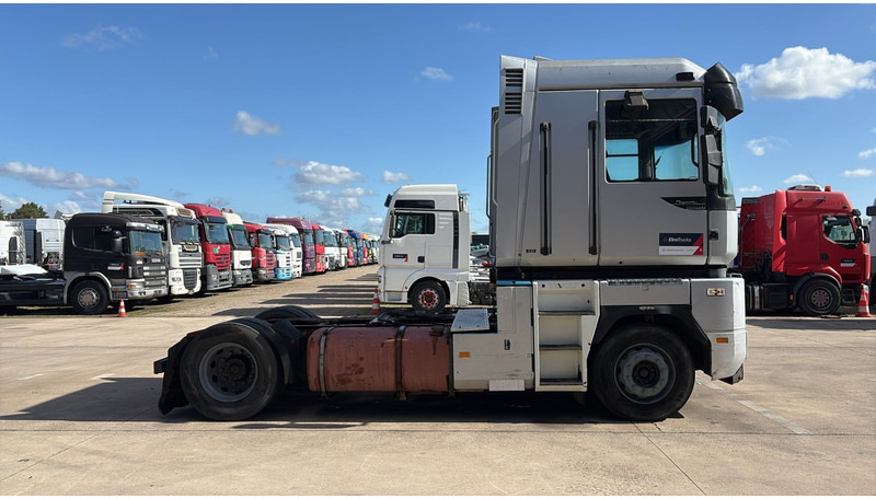 Renault Magnum 430 (POMPE MANUELLE / MANUAL PUMP / BOITE MANUELLE) - Vilkikas: foto 5 Renault Magnum 430 (POMPE MANUELLE / MANUAL PUMP / BOITE MANUELLE) - Vilkikas: foto 5