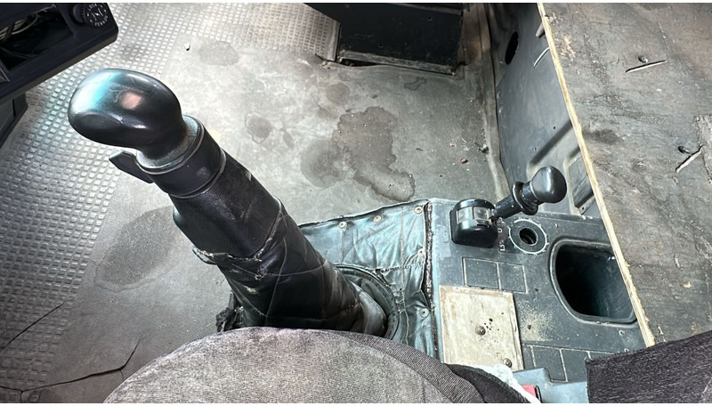 Vilkikas Renault Magnum AE 420 (2 CULLASE / MANUAL PUMP / POMPE MANUELLE / GRAND PONT / BIG AXLE): foto 19