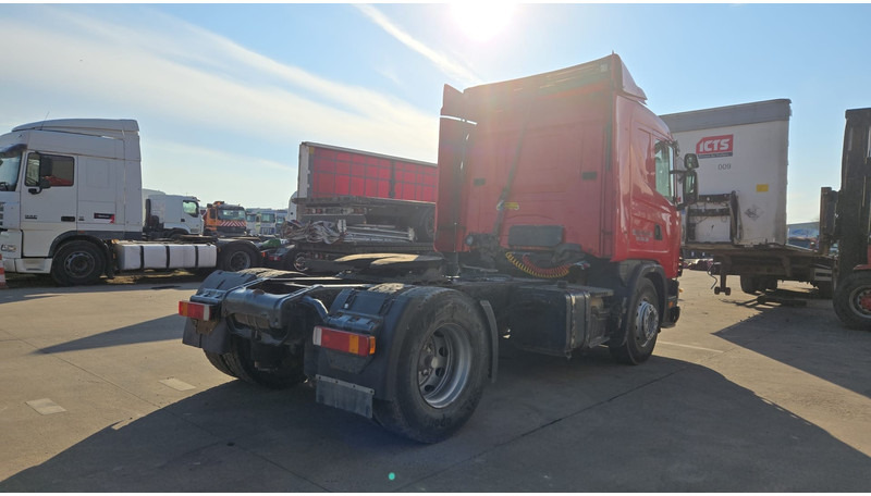 Scania 114 - 380 (PTO / HYDRAULIC PUMP / MANUAL GEARBOX / BOITE MANUELLE / LOW CAB) - Vilkikas: foto 5 Scania 114 - 380 (PTO / HYDRAULIC PUMP / MANUAL GEARBOX / BOITE MANUELLE / LOW CAB) - Vilkikas: foto 5
