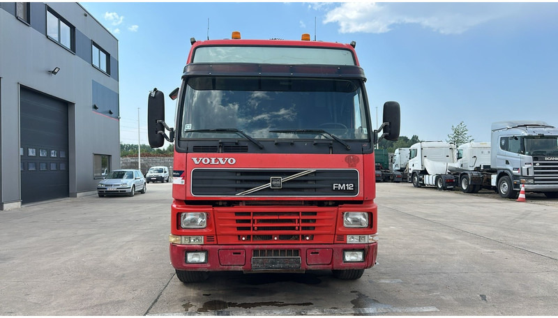 Volvo FM 12 - 340 (6X4 / TRACTEUR ORIGINAL / BOITE MANUELLE / MANUAL GEARBOX / PROPRE) - Vilkikas: foto 2 Volvo FM 12 - 340 (6X4 / TRACTEUR ORIGINAL / BOITE MANUELLE / MANUAL GEARBOX / PROPRE) - Vilkikas: foto 2