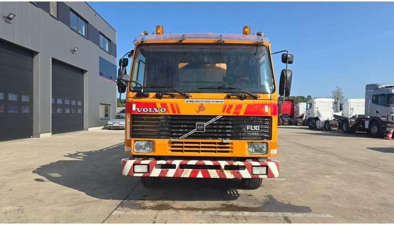 Volvo FL 10 - 320 (10500L + 1500L / 10 TYRES FULL STEEL / HIGH PRESSURE + VACUUM / POMPE MANUELLE / MANUAL PUMP) - Asenizatorius: foto 2 Volvo FL 10 - 320 (10500L + 1500L / 10 TYRES FULL STEEL / HIGH PRESSURE + VACUUM / POMPE MANUELLE / MANUAL PUMP) - Asenizatorius: foto 2