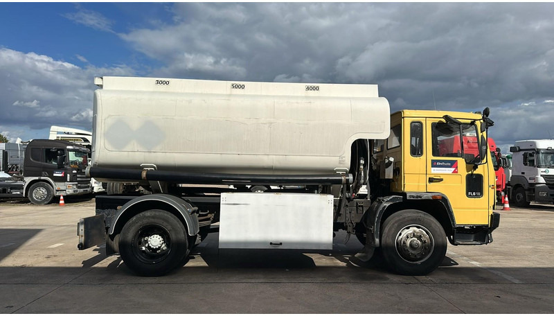 Volvo FL 6-18 (12400 LITERS / 3 COMPARTIMENTS / EURO 2 / STEEL SUSP. / LAMES) - Autocisterna: foto 4 Volvo FL 6-18 (12400 LITERS / 3 COMPARTIMENTS / EURO 2 / STEEL SUSP. / LAMES) - Autocisterna: foto 4