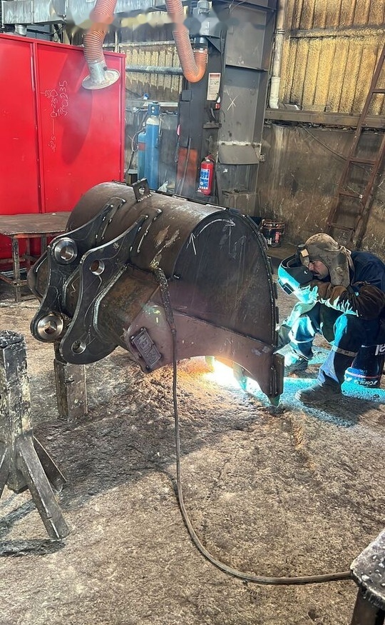 JCB 150X Bucket - Ekskavatoriaus kaušas: foto 1 JCB 150X Bucket - Ekskavatoriaus kaušas: foto 1