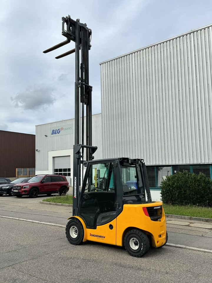 Jungheinrich DFG 430s 600DZ 3t Triplex 6m Zinkenverst. Seiten - Dyzelinis krautuvas: foto 3 Jungheinrich DFG 430s 600DZ 3t Triplex 6m Zinkenverst. Seiten - Dyzelinis krautuvas: foto 3