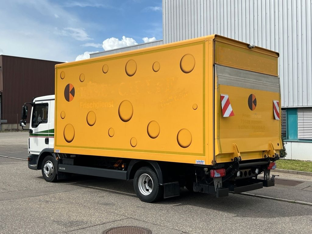 MAN TGL 8.220 Kühlkoffer 5,26m LBW Klima Luftgef. MAN TGL 8.220 Kühlkoffer 5,26m LBW Klima Luftgef. - Furgonas šaldytuvas: foto 5 MAN TGL 8.220 Kühlkoffer 5,26m LBW Klima Luftgef. MAN TGL 8.220 Kühlkoffer 5,26m LBW Klima Luftgef. - Furgonas šaldytuvas: foto 5