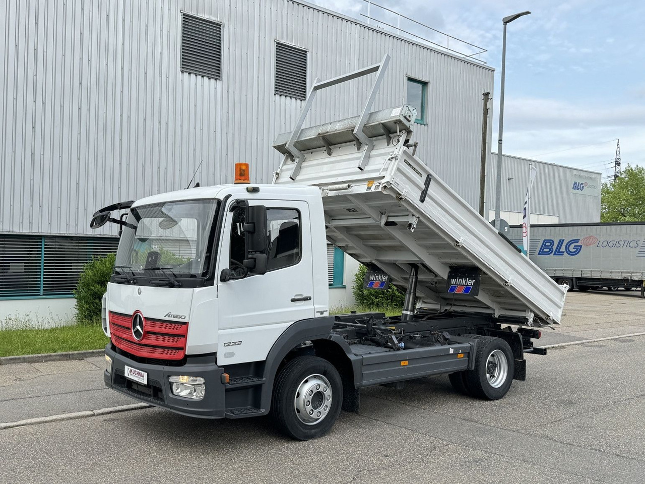 Mercedes-Benz Atego 1223 K Dreiseitenkipper 2xAHK 3-Sitze E6 - Savivartis sunkvežimis: foto 1 Mercedes-Benz Atego 1223 K Dreiseitenkipper 2xAHK 3-Sitze E6 - Savivartis sunkvežimis: foto 1