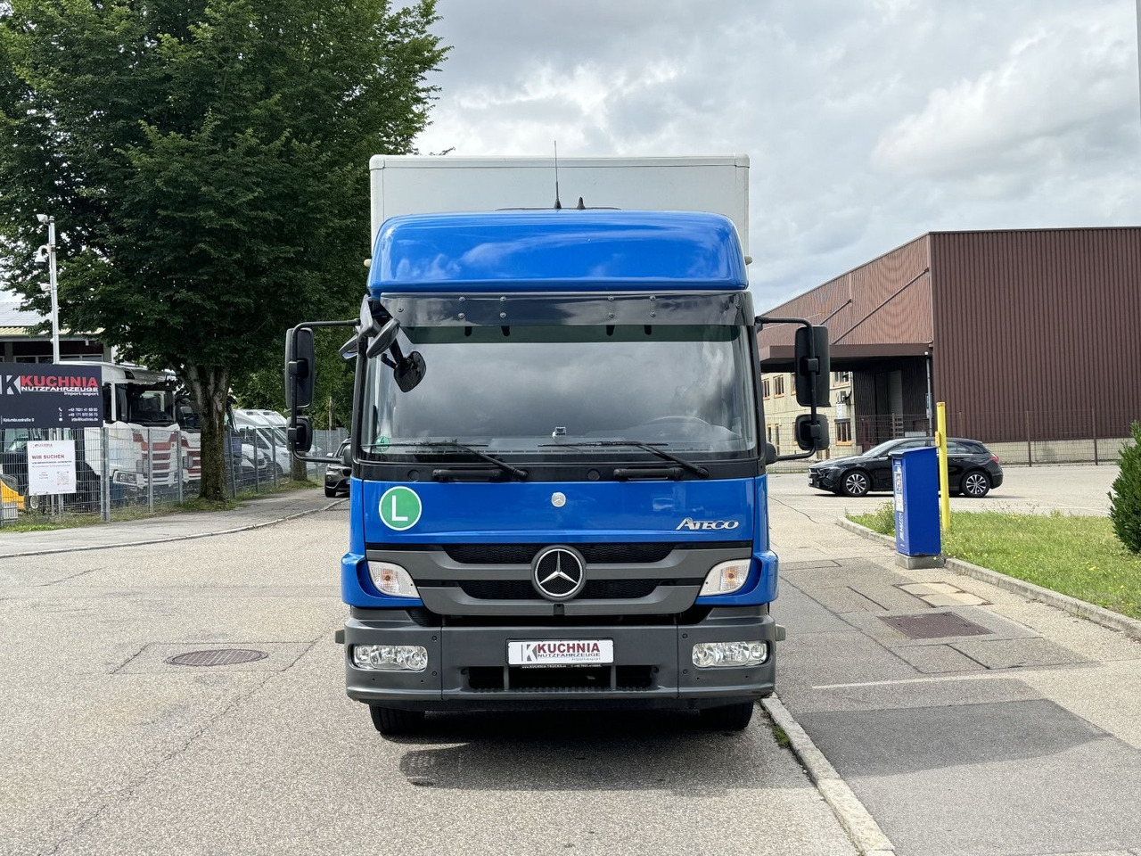 Mercedes-Benz Atego 1224 L Möbelkoffer GH 6-Sitze u-LBW Umzug - Furgonas sunkvežimis: foto 3 Mercedes-Benz Atego 1224 L Möbelkoffer GH 6-Sitze u-LBW Umzug - Furgonas sunkvežimis: foto 3
