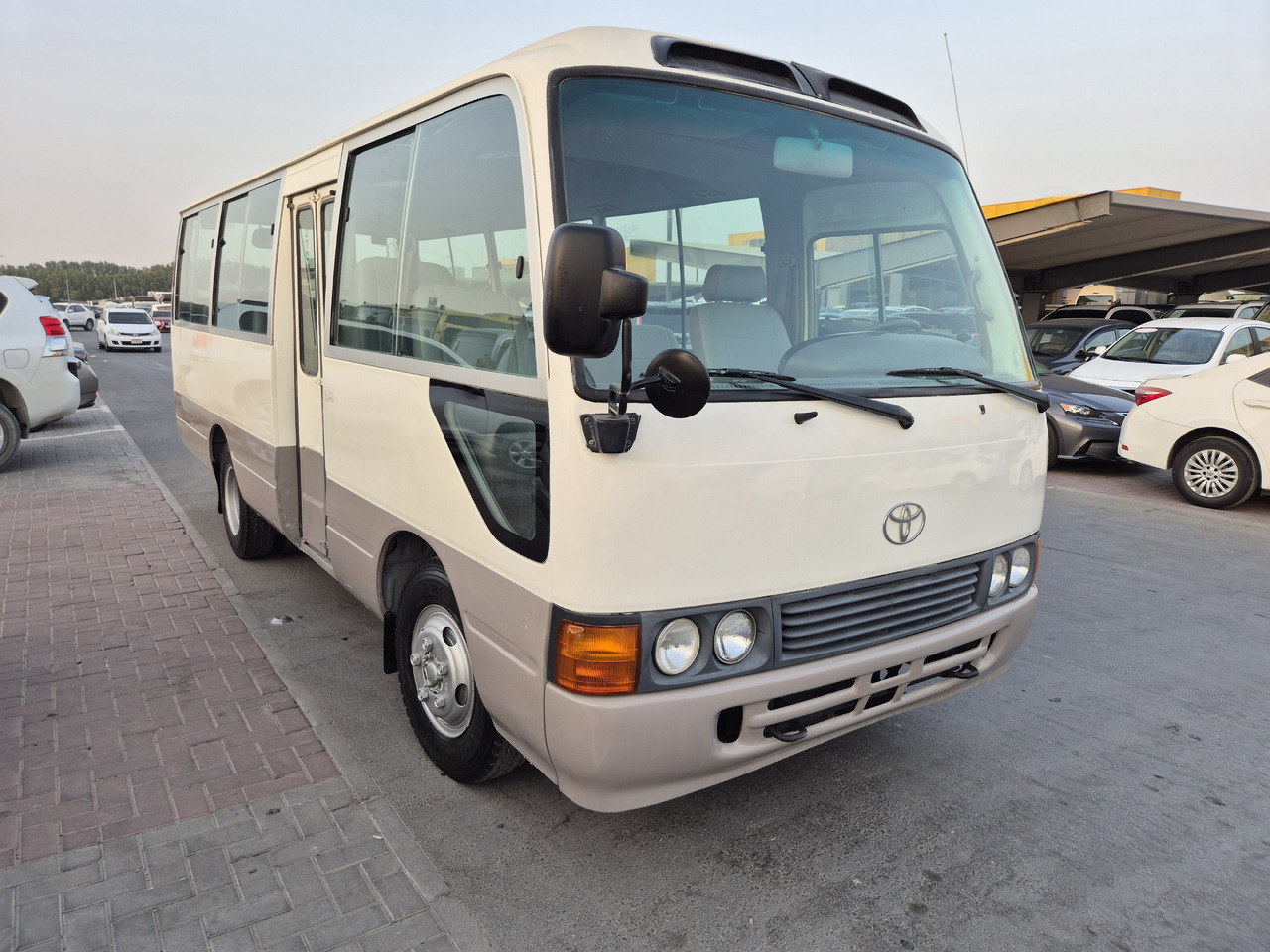 TOYOTA Coaster ... 25 places ...climatisé - Mikroautobusas, Keleivinis furgonas: foto 1 TOYOTA Coaster ... 25 places ...climatisé - Mikroautobusas, Keleivinis furgonas: foto 1