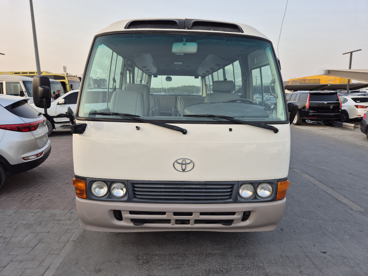 TOYOTA Coaster ... 25 places ...climatisé - Mikroautobusas, Keleivinis furgonas: foto 4 TOYOTA Coaster ... 25 places ...climatisé - Mikroautobusas, Keleivinis furgonas: foto 4