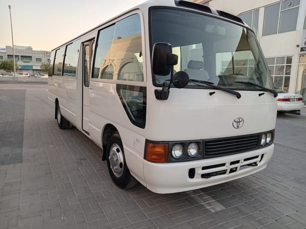 TOYOTA Coaster ... 30 places - diesel - climatisé ... BELGIQUE.. - Mikroautobusas, Keleivinis furgonas: foto 2 TOYOTA Coaster ... 30 places - diesel - climatisé ... BELGIQUE.. - Mikroautobusas, Keleivinis furgonas: foto 2