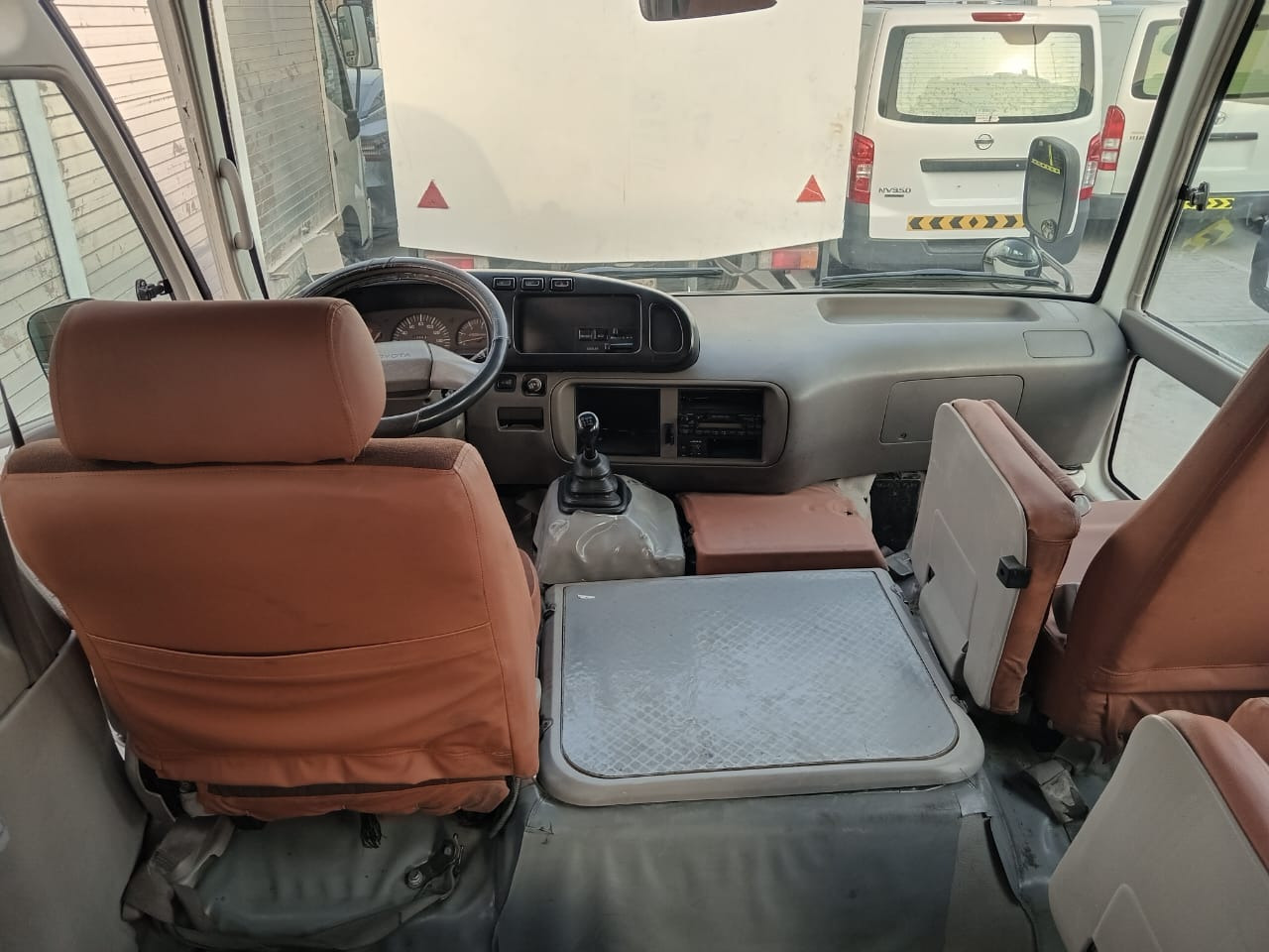 TOYOTA Coaster ... 30 places - diesel - climatisé ... BELGIQUE.. - Mikroautobusas, Keleivinis furgonas: foto 5 TOYOTA Coaster ... 30 places - diesel - climatisé ... BELGIQUE.. - Mikroautobusas, Keleivinis furgonas: foto 5