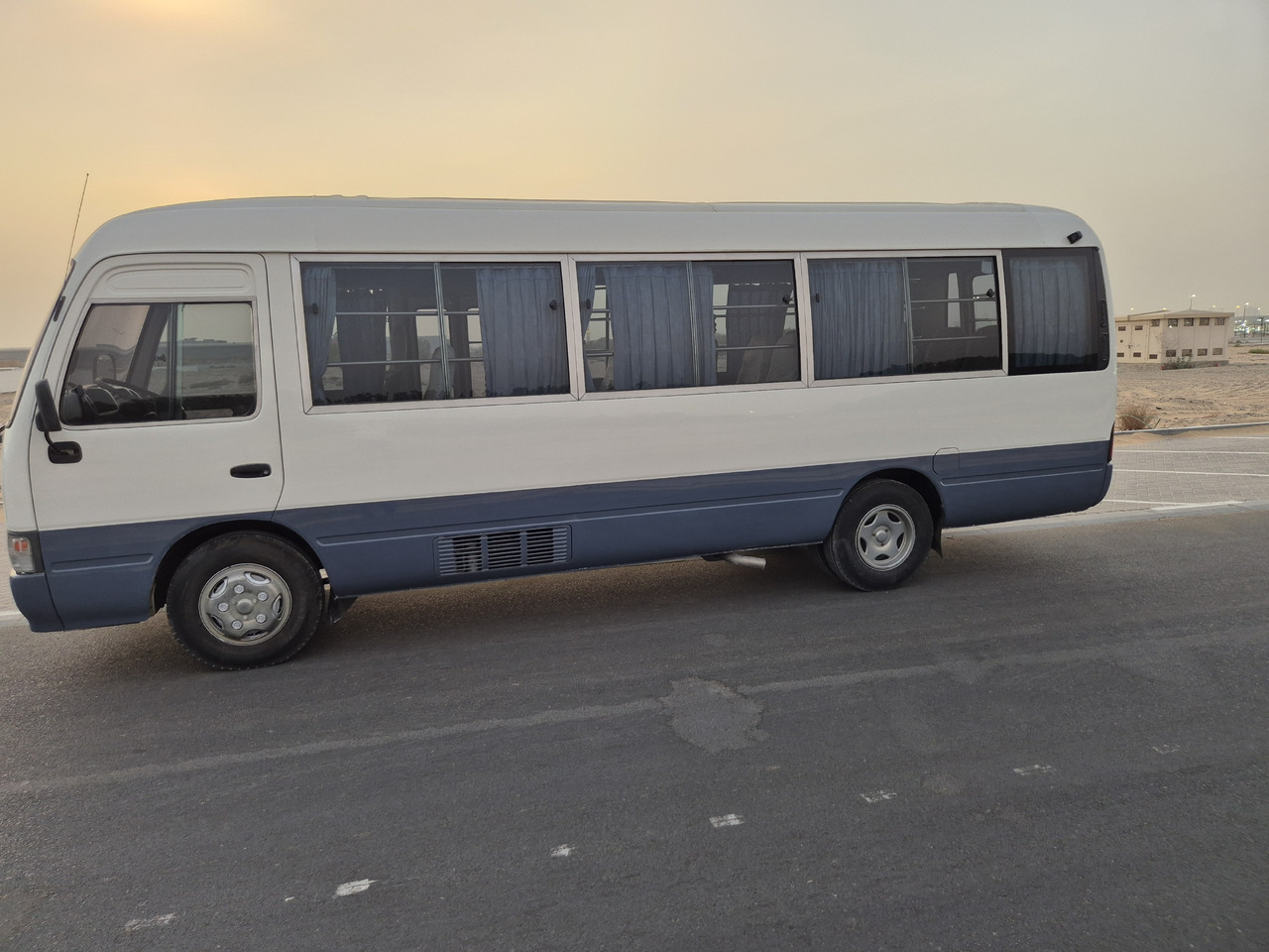 Toyota Coaster ... 30 places - climatisé - Mikroautobusas, Keleivinis furgonas: foto 3 Toyota Coaster ... 30 places - climatisé - Mikroautobusas, Keleivinis furgonas: foto 3