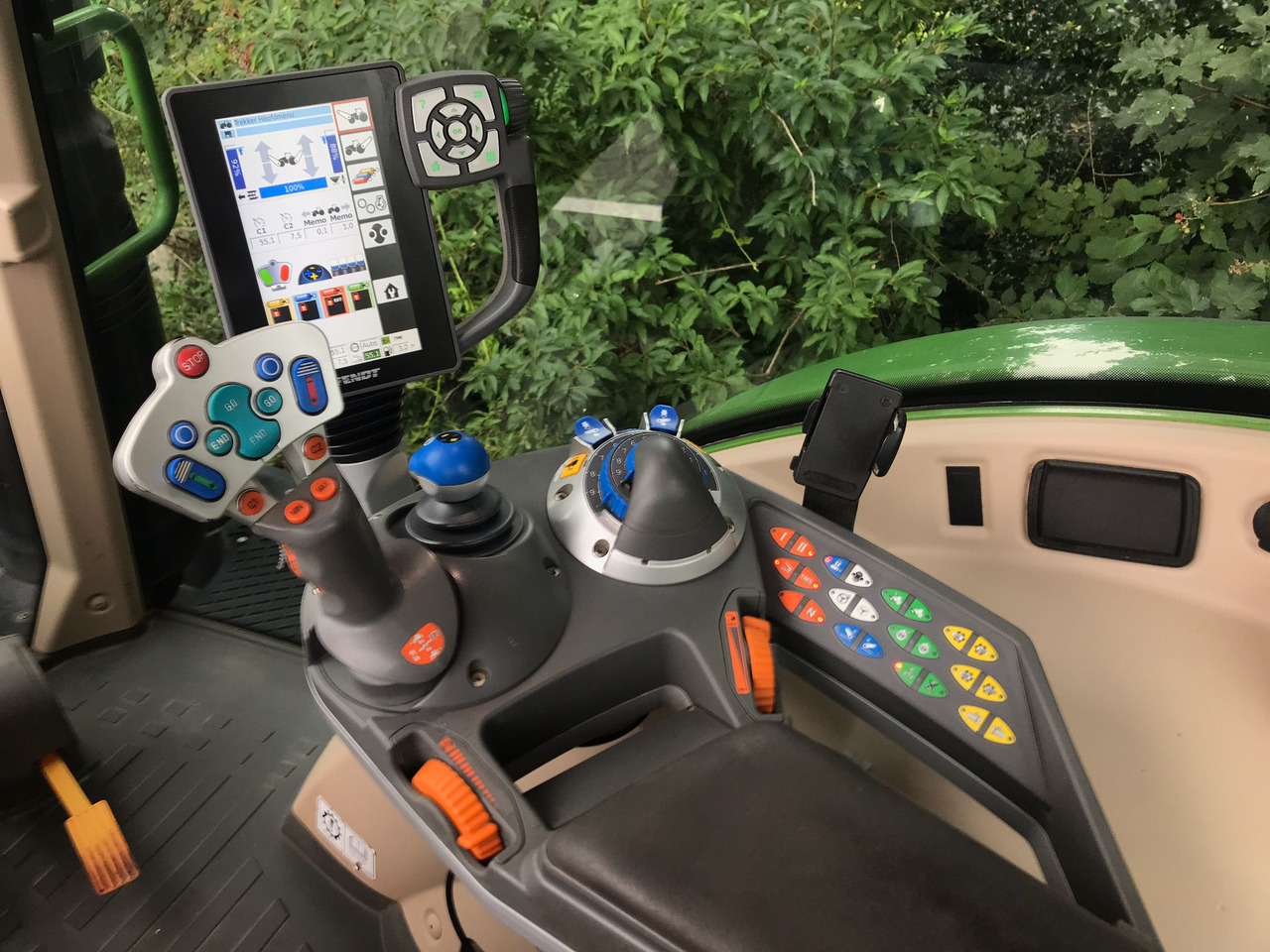 Traktorius FENDT 720 Vario S4 PowerPlus: foto 26 Traktorius FENDT 720 Vario S4 PowerPlus: foto 26