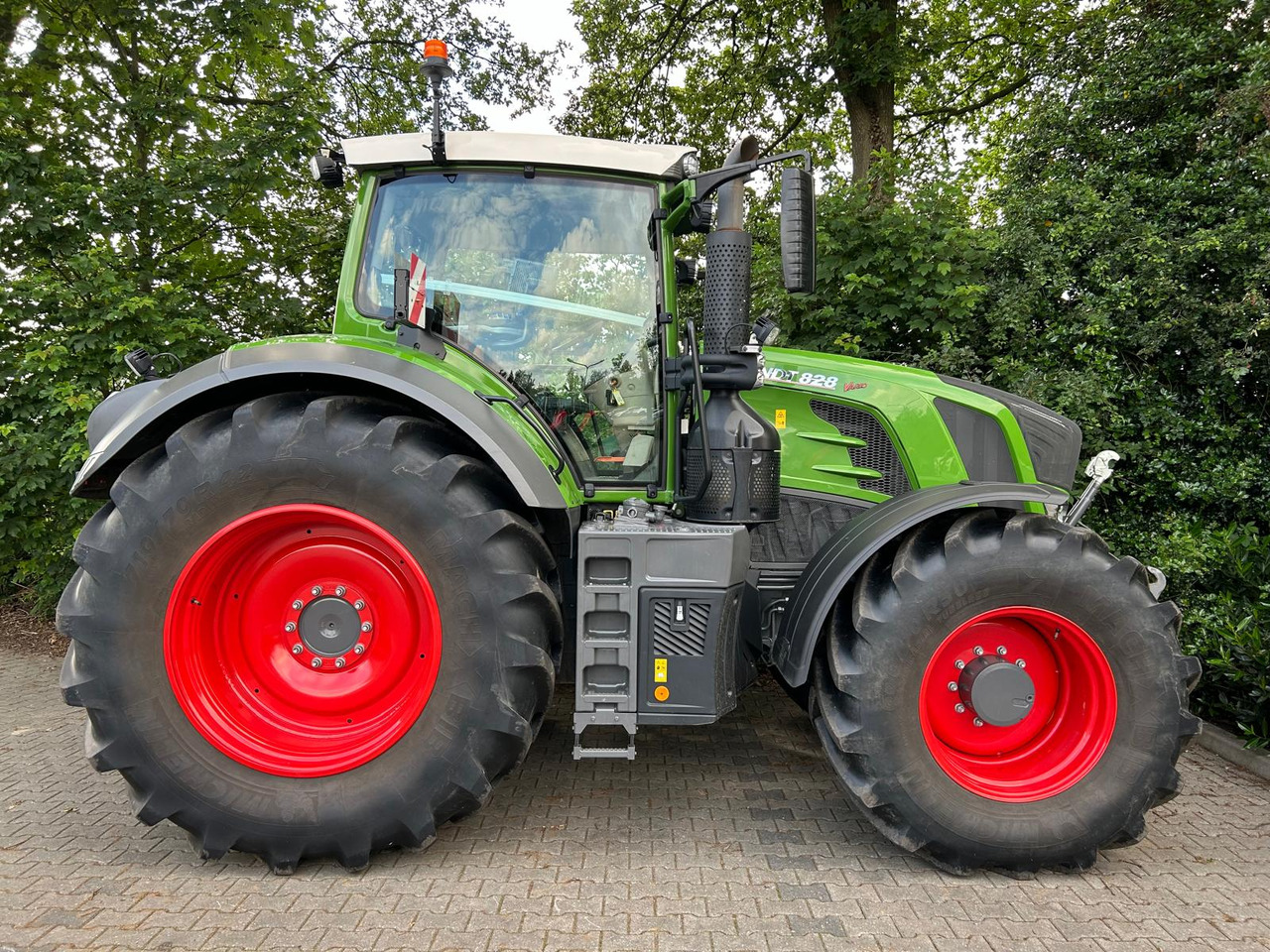Fendt 828 Vario S4 ProfiPlus - Traktorius: foto 2 Fendt 828 Vario S4 ProfiPlus - Traktorius: foto 2