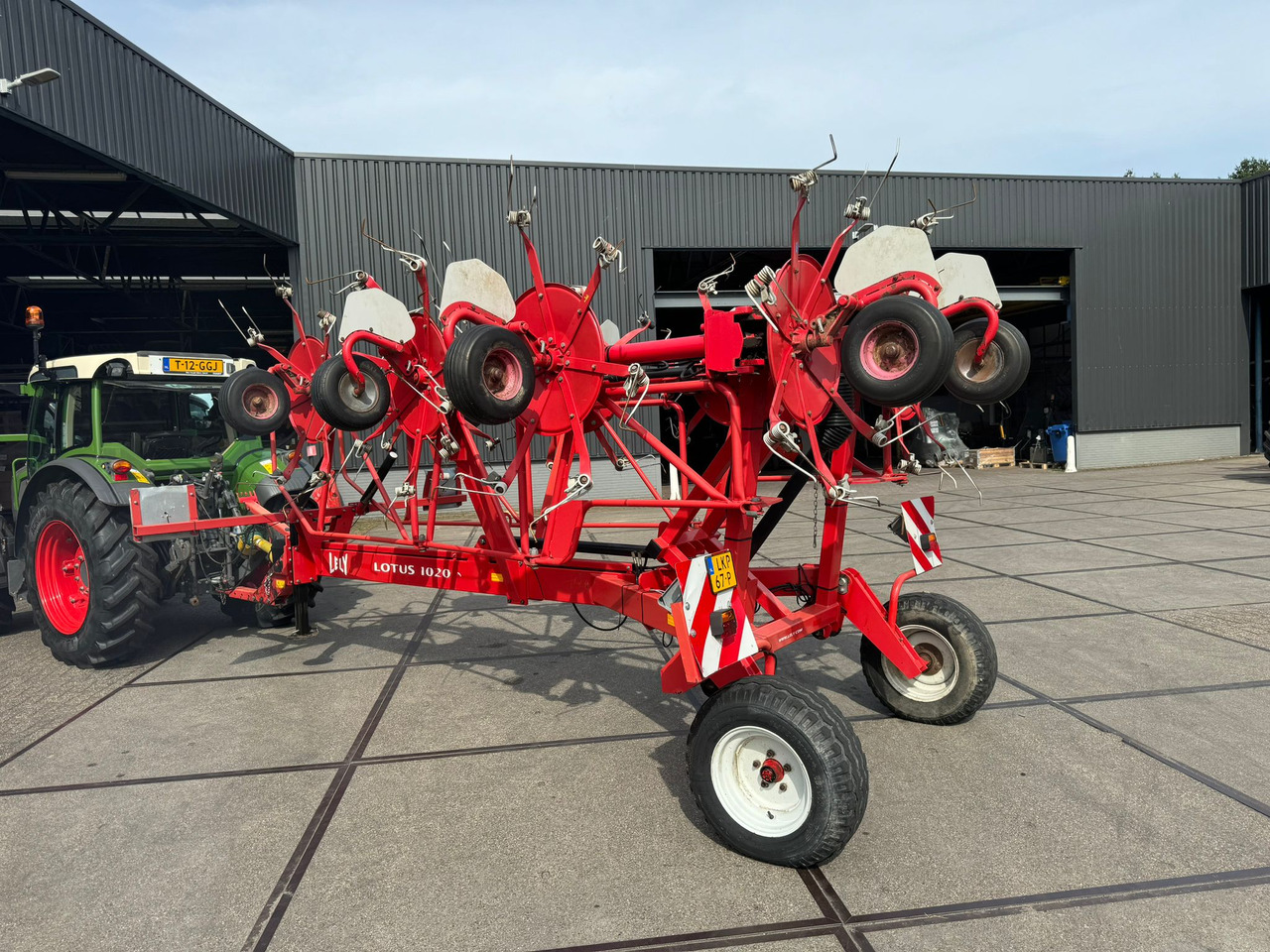 Lely Lotus 1020S - Šieno grėblys/ Vartytuvas: foto 1 Lely Lotus 1020S - Šieno grėblys/ Vartytuvas: foto 1