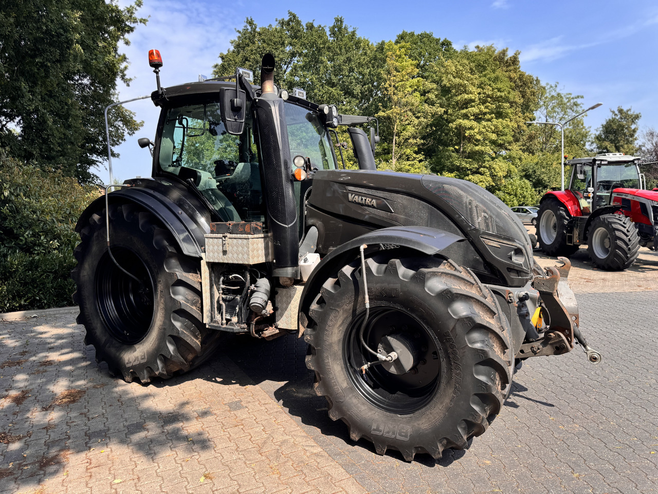 VALTRA T214 Direct - Traktorius: foto 3 VALTRA T214 Direct - Traktorius: foto 3
