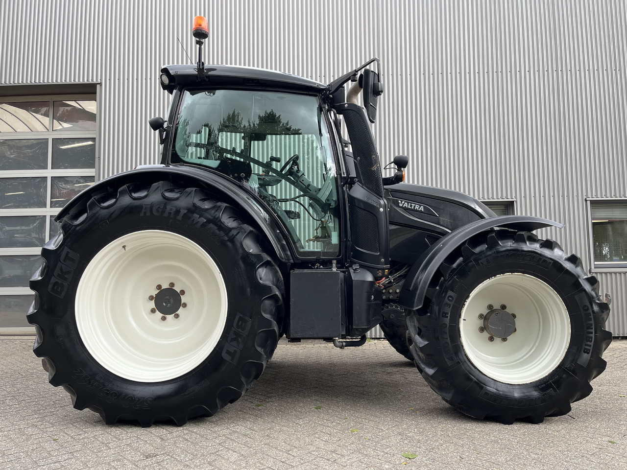 Valtra N174 Active - Traktorius: foto 2 Valtra N174 Active - Traktorius: foto 2