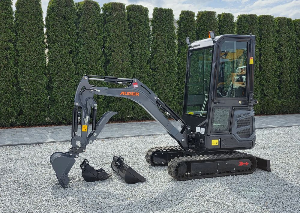 Kubota AUGER NM 18, SILNIK KUBOTA, 3 ŁYŻKI, MINIKOPARKA - Mini ekskavatorius: foto 4 Kubota AUGER NM 18, SILNIK KUBOTA, 3 ŁYŻKI, MINIKOPARKA - Mini ekskavatorius: foto 4