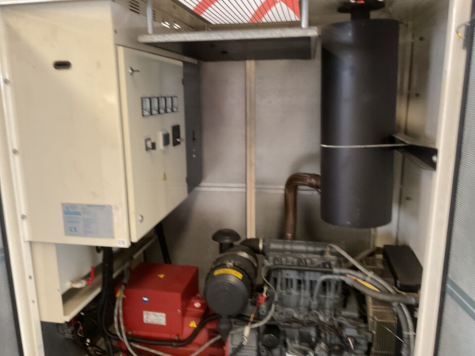 Deytz F3M1011F, 45KVA generator set. Low hours - Elektrinis generatorius: foto 2 Deytz F3M1011F, 45KVA generator set. Low hours - Elektrinis generatorius: foto 2