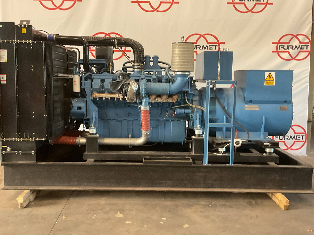 MTU 16V2000, 900KVA generatorset. Like brand new. Low standby hours - Elektrinis generatorius: foto 2 MTU 16V2000, 900KVA generatorset. Like brand new. Low standby hours - Elektrinis generatorius: foto 2