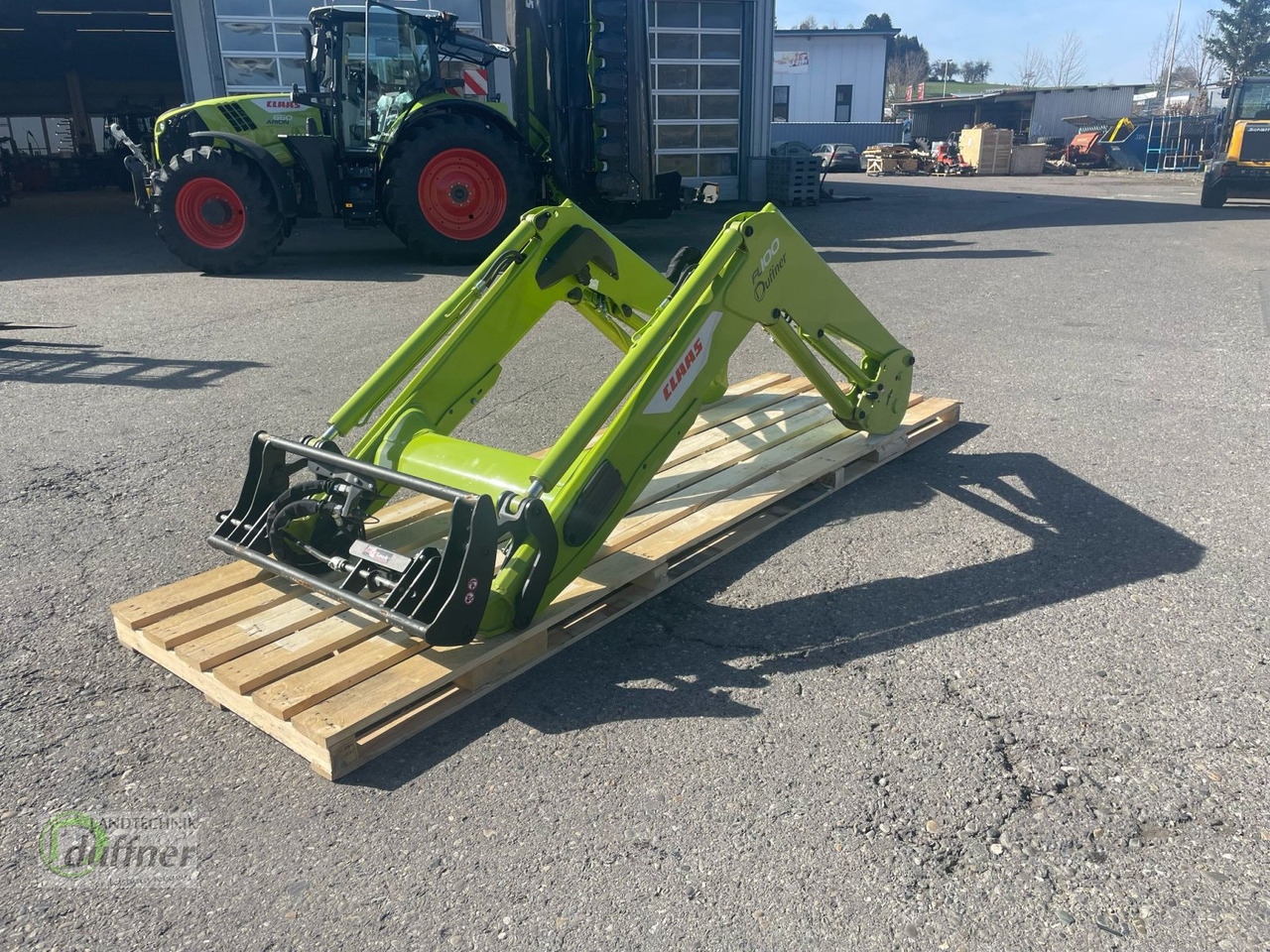 CLAAS FL 100 - Traktorius - frontalinis krautuvas: foto 3 CLAAS FL 100 - Traktorius - frontalinis krautuvas: foto 3