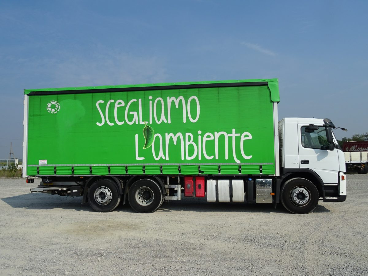 VOLVO FM9 R 62 - Tentinis sunkvežimis: foto 4 VOLVO FM9 R 62 - Tentinis sunkvežimis: foto 4