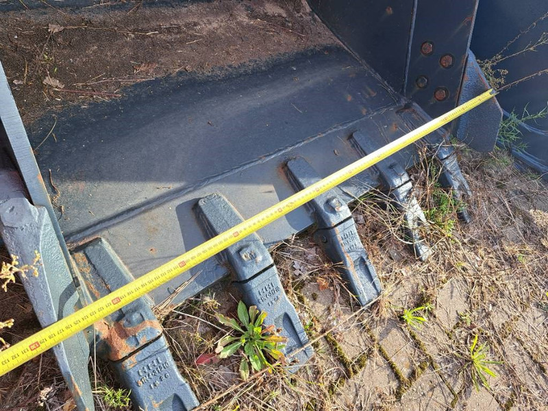 Hyundai Exacavator Digging Bucket 140, 6N4-37000 - Kaušas - Statybinė technika: foto 2 Hyundai Exacavator Digging Bucket 140, 6N4-37000 - Kaušas - Statybinė technika: foto 2