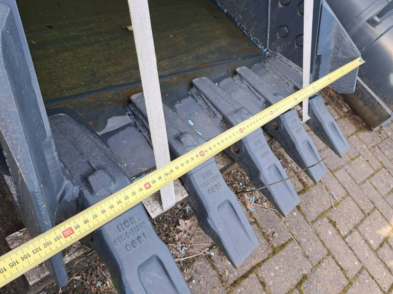 Hyundai Excavator digging bucket 140, 61K4-30501 - Kaušas - Statybinė technika: foto 3 Hyundai Excavator digging bucket 140, 61K4-30501 - Kaušas - Statybinė technika: foto 3