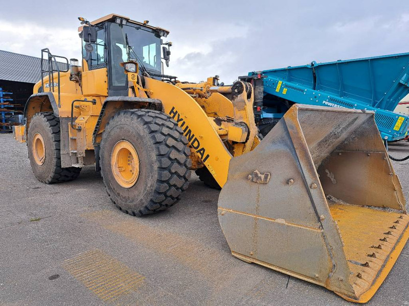 Hyundai HL980XT - Ratinis krautuvas: foto 1 Hyundai HL980XT - Ratinis krautuvas: foto 1