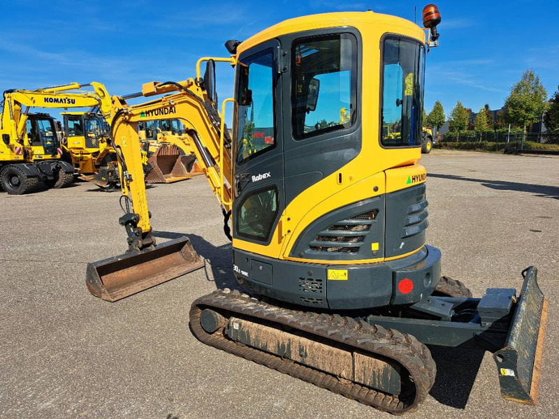 Hyundai R30 Z-9AK - Mini ekskavatorius: foto 2 Hyundai R30 Z-9AK - Mini ekskavatorius: foto 2