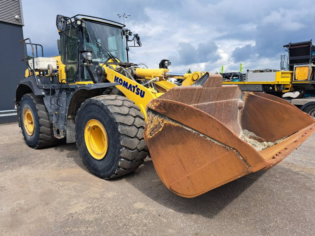 Komatsu WA475-10E - Ratinis krautuvas: foto 3 Komatsu WA475-10E - Ratinis krautuvas: foto 3