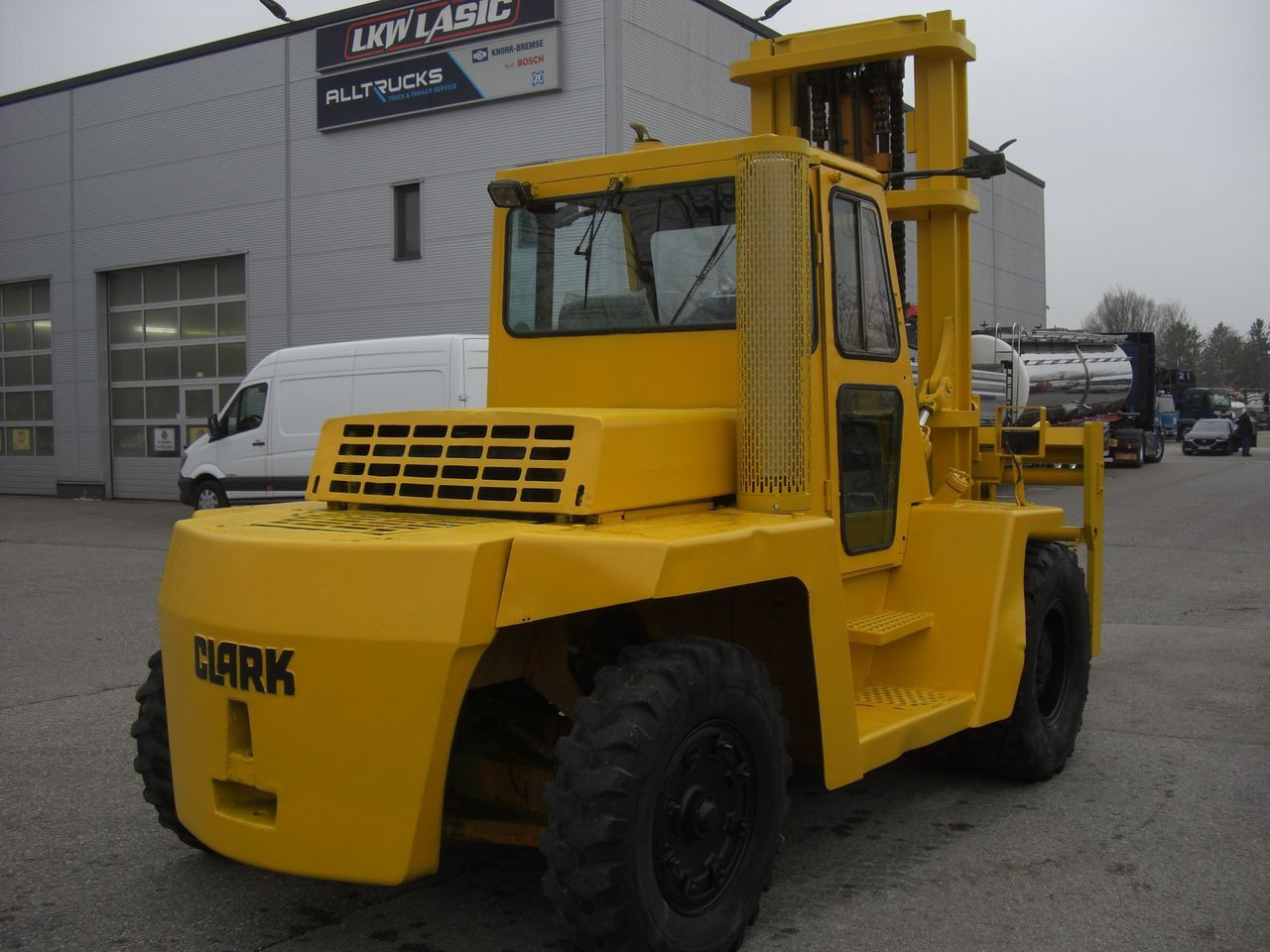 Clark C500YS225PD Clark C500YS225PD - Dyzelinis krautuvas: foto 2 Clark C500YS225PD Clark C500YS225PD - Dyzelinis krautuvas: foto 2