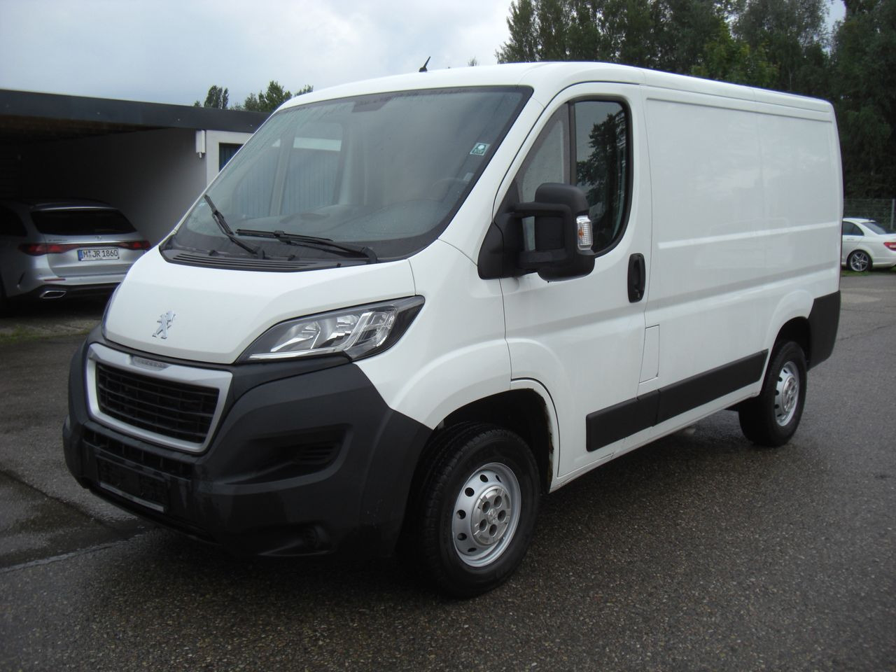 Peugeot BOXER 2,0 KURZ/NIEDRIG - Mažas furgonas: foto 1 Peugeot BOXER 2,0 KURZ/NIEDRIG - Mažas furgonas: foto 1