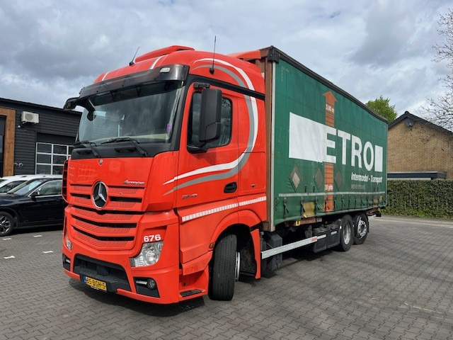 Mercedes Benz Actros 2642 6x2 Mega BDF met zeilbak - Tentinis sunkvežimis: foto 1 Mercedes Benz Actros 2642 6x2 Mega BDF met zeilbak - Tentinis sunkvežimis: foto 1