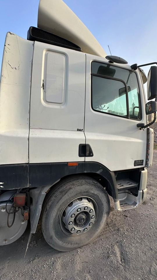 DAF CF 85.430 Tractor head - Vilkikas: foto 4 DAF CF 85.430 Tractor head - Vilkikas: foto 4